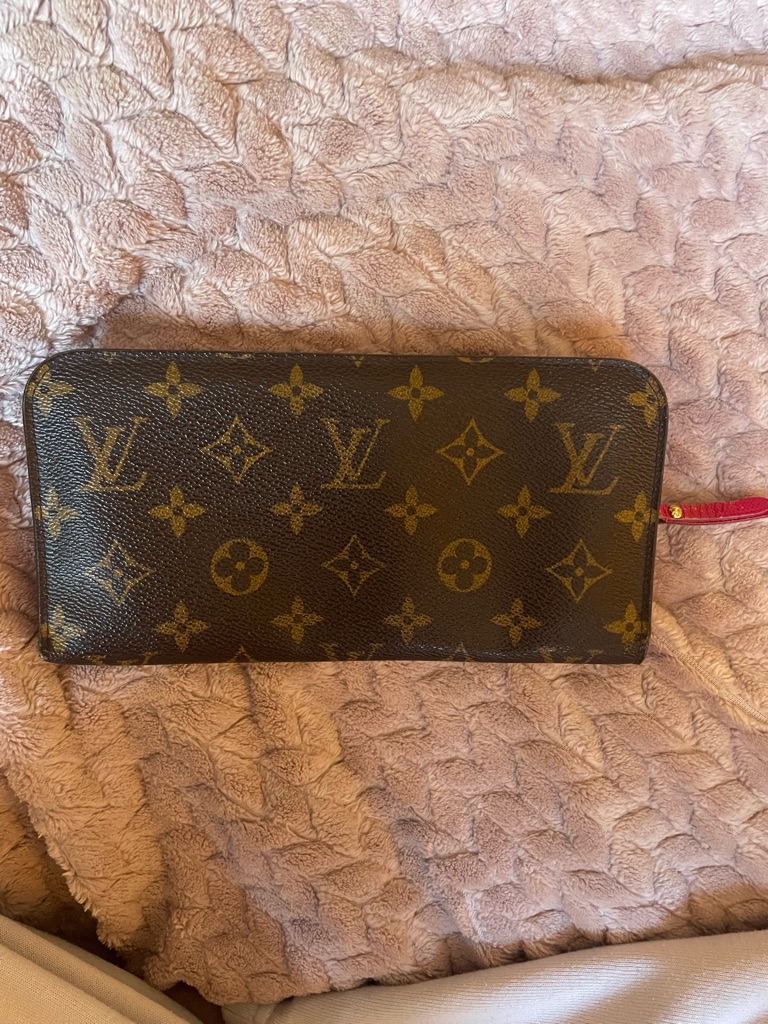 Louis Vuitton Monogram Zippy Wallet In Brown
